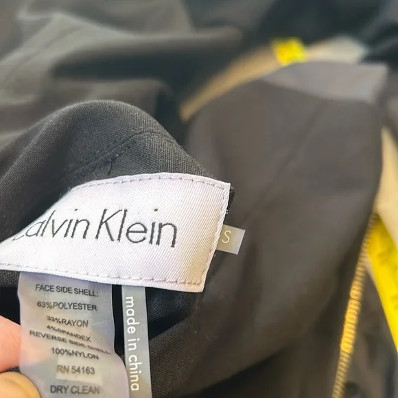 Calvin Klein Woman’s Lightweight, Water Resistant Coat - Picture 12 of 13